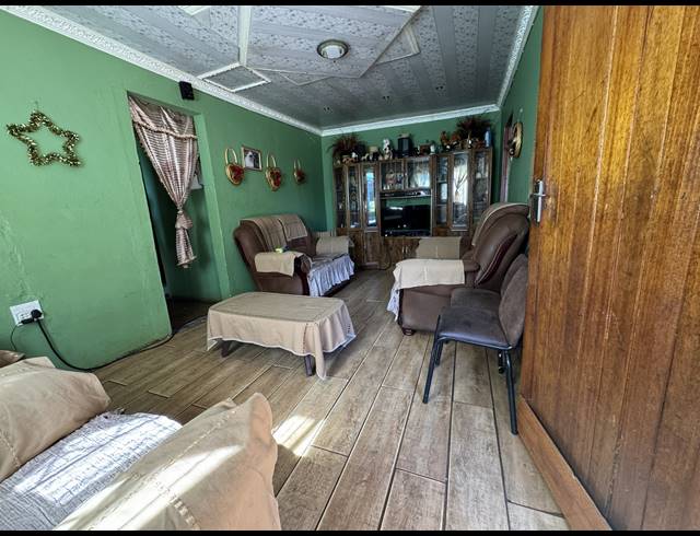 3 BEDROOM FREEHOLD FOR SALE IN HOWICK WEST